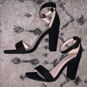 Black ankle strap heels - 6.5